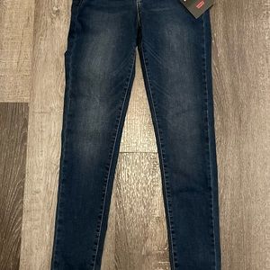 Levi's 720 High Rise Super Skinny 24x32